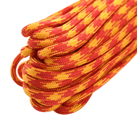 M‑Tac Paracord 550 Type III 15 m i sterk nylon, ideell for friluft og reparasjoner, med bruddstyrke 240 kg og 7 nylontråder i kjernen.