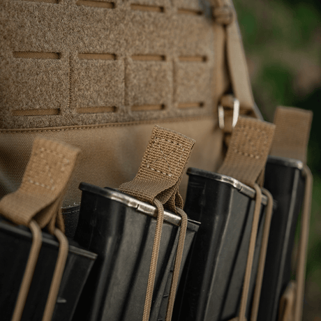 M-Tac frontpanel til Plate Carrier Cuirass QRS til 4 magasiner i elastisk nylon med NIJ-sertifisering, funksjonell oppbevaring, galleri posisjon 1.