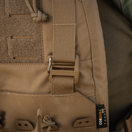M-Tac frontpanel til Plate Carrier Cuirass QRS til 4 magasiner i slitesterkt Cordura nylon med justerbar stropp og NIJ-sertifisering, galleri posisjon 1.