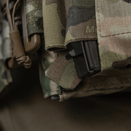 M-Tac frontpanel til Plate Carrier Cuirass QRS til 4 magasiner i elastisk kamuflasjemateriale med NIJ-sertifisering, galleri posisjon 1.
