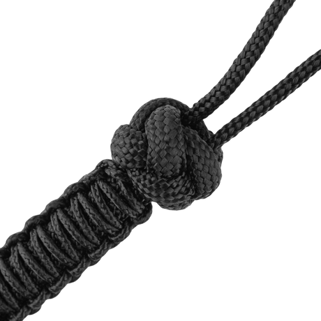 Svart M-Tac Knife Lanyard Celtic av flettet paracord, stilfullt tilbehør til kniver, forbedrer grep og personlig uttrykk.