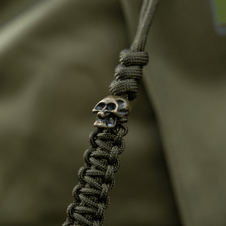 M-Tac Loopy Snake Skull Lanyard i paracord med Skull-anheng, holdbart og fleksibelt tilbehør til kniver og utstyr.