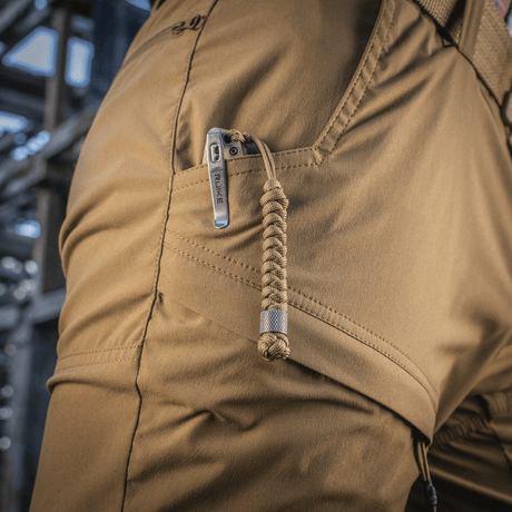 M-Tac Viper Lanyard Stainless Steel festet til kniv, flettet paracord, rustfritt stål, rask tilgang til utstyr.