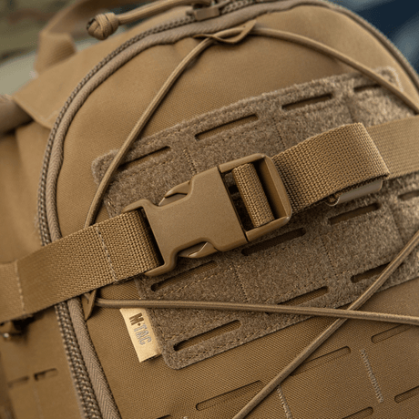 M-Tac ryggsekk Sturm Elite Gen.II i Cordura med MOLLE-system, designet for selvforsynte opphold og feltutstyr, nærbilde.