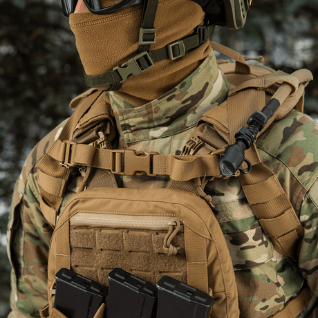 M-Tac ryggsekk Sturm Elite Gen.II raid-ryggsekk i Cordura med MOLLE-system og drikkesystem, egnet for taktiske oppdrag.