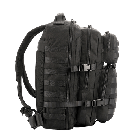 M-Tac Large Assault Pack ryggsekk med MOLLE-system og ekstra lommer, sett fra siden, svart.