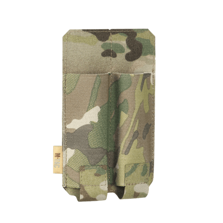 M‑Tac Double Magazine Pouch APS Laser Cut i Cordura med MOLLE-monterring, kamuflasjedesign, for sikker transport av APS-magasiner.