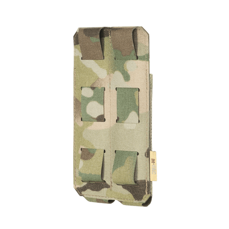 M‑Tac Double Magazine Pouch APS Laser Cut i kamuflasje-Cordura med MOLLE-feste for sikker transport av to magasiner.