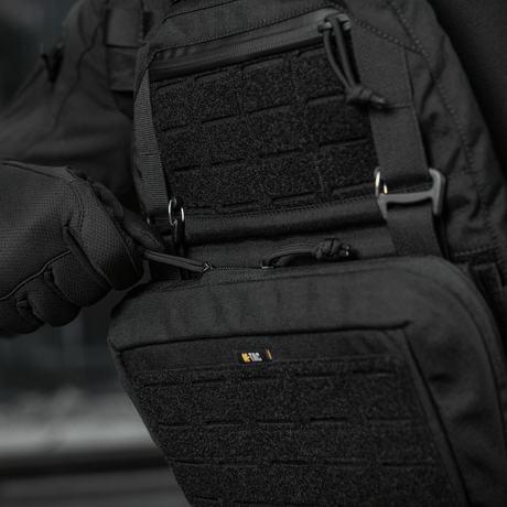 Taktisk M-Tac Admin Pouch Large Elite i Cordura 500D med velcro-panel, egnet for oppbevaring av utstyr på tur.