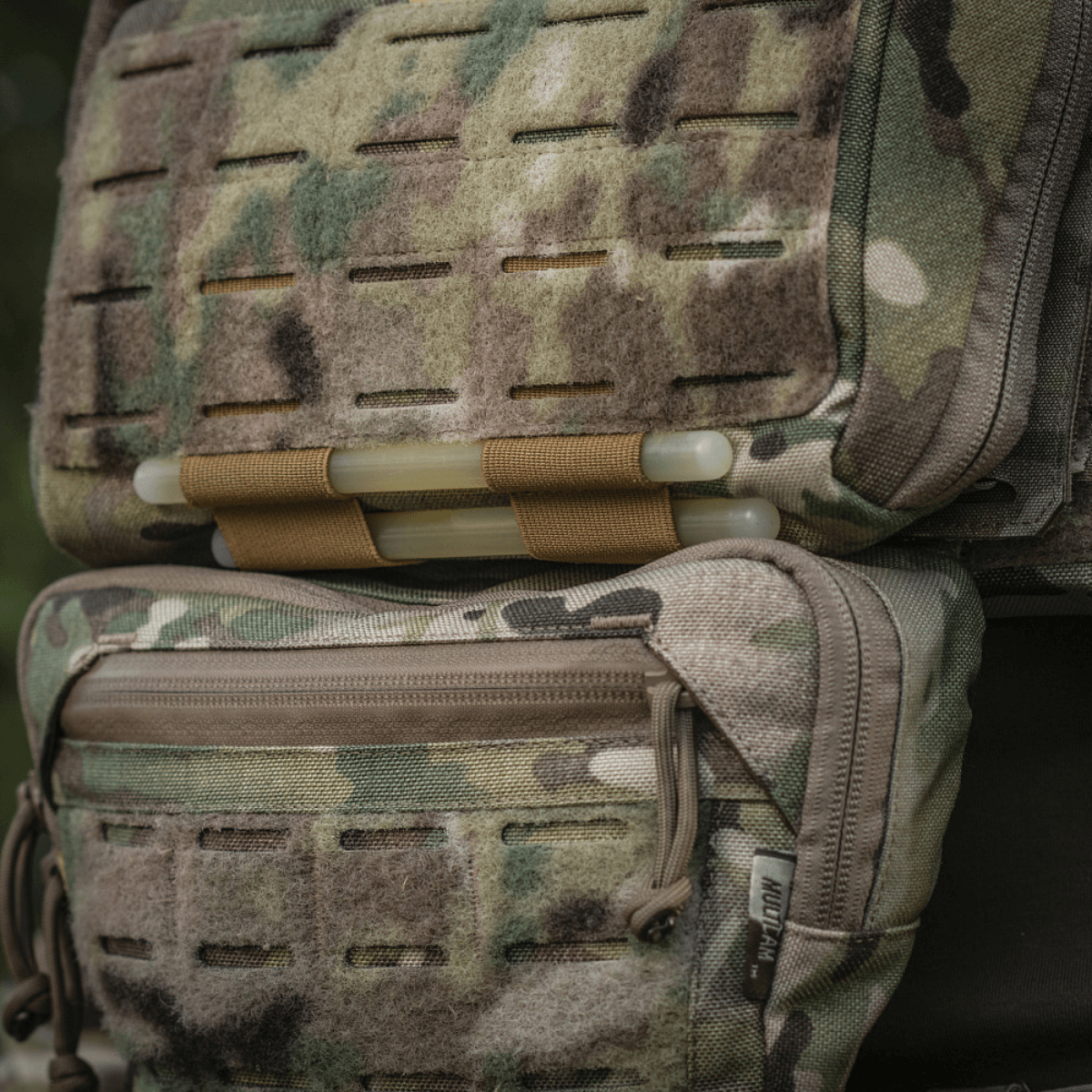 M-Tac Admin Pouch Large Elite i camouflage med velour-velcro panel og laser cut til taktisk opbevaring.