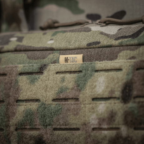 M-Tac Admin Pouch Large Elite i slitesterkt Cordura-stoff med laserskåret velcro-panel, perfekt for taktisk utstyr.