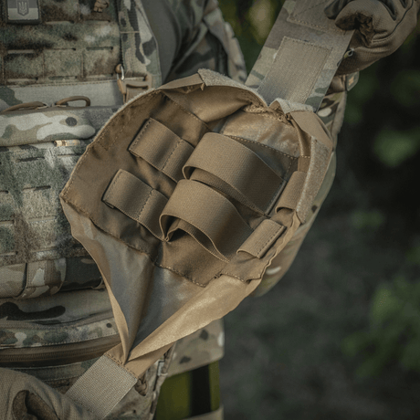 M-Tac mediclomme Small Vertical Elite i slitesterkt multicam-nylon med NIJ-sertifisering og integrert IFAK-organizer, vist i galleri posisjon 1.
