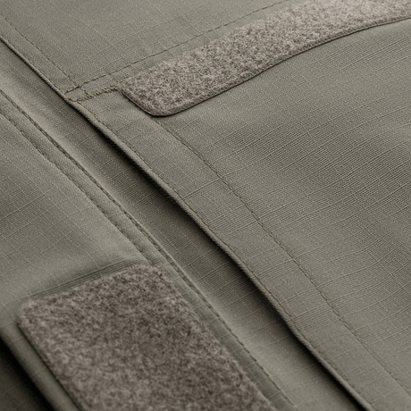 Nærbillede af M-Tac Jakke Patrol Flex med Velcro-detaljer og YKK fittings, designet til taktisk brug.