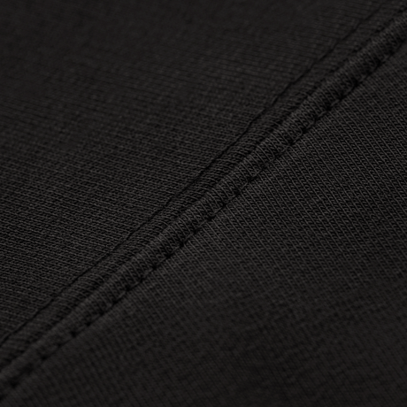 Detaljbilde av M-Tac Pullover 4 Seasons tekstur og søm, laget av 95% bomull og 5% elastan for allsidig bruk hele året