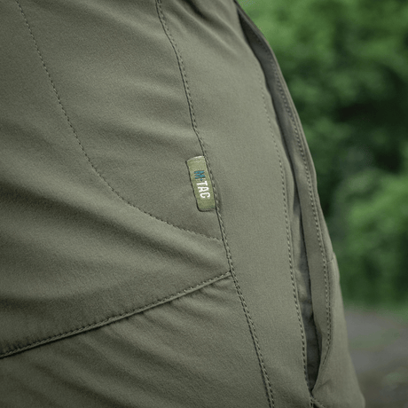 M-Tac Shorts Rubicon Flex i mørk oliven med specialdesignet cargo-lomme til sommer, fremstillet af 85% nylon og 15% spandex.