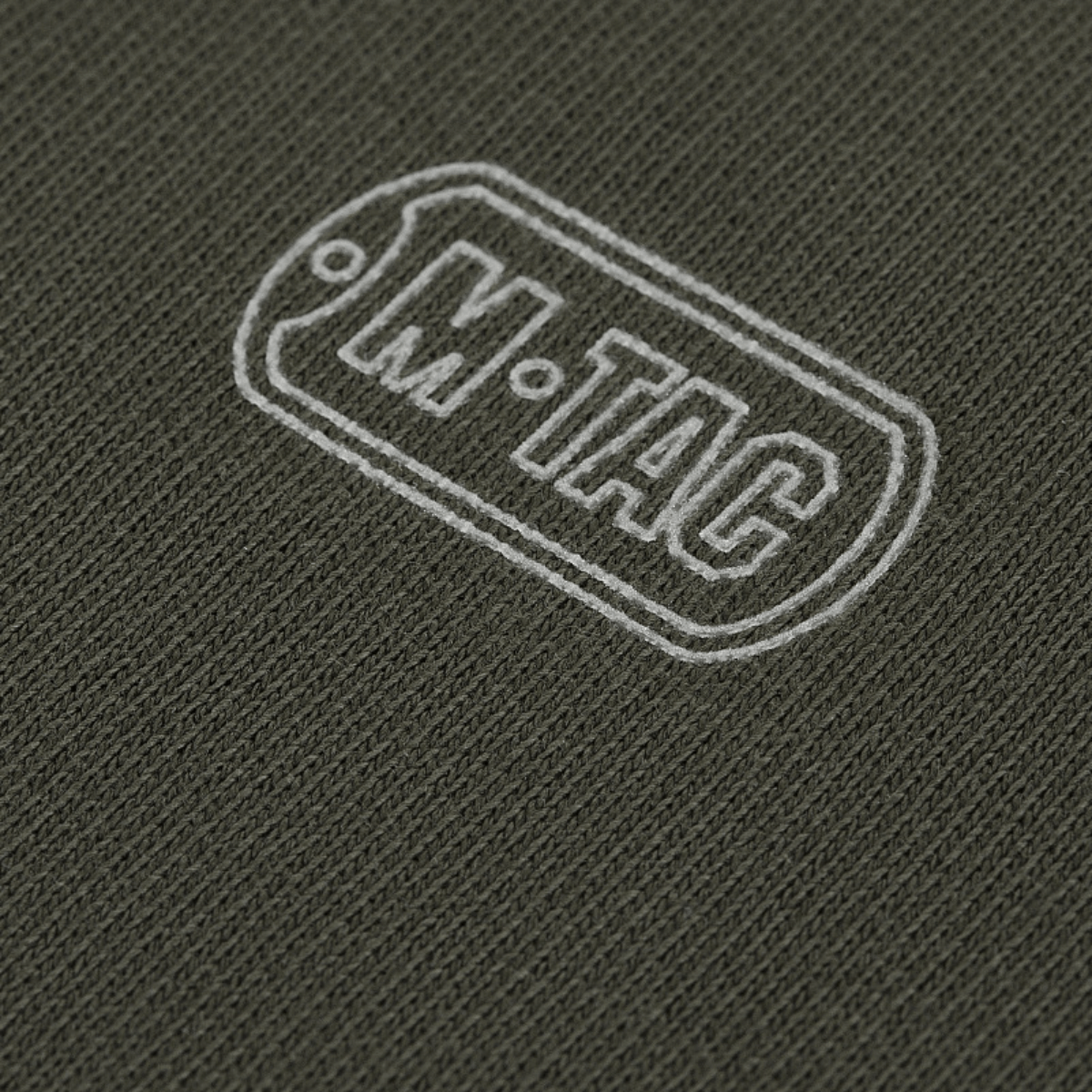 Logoet på M-Tac Cotton Sweatshirt i olivenfarvet stof