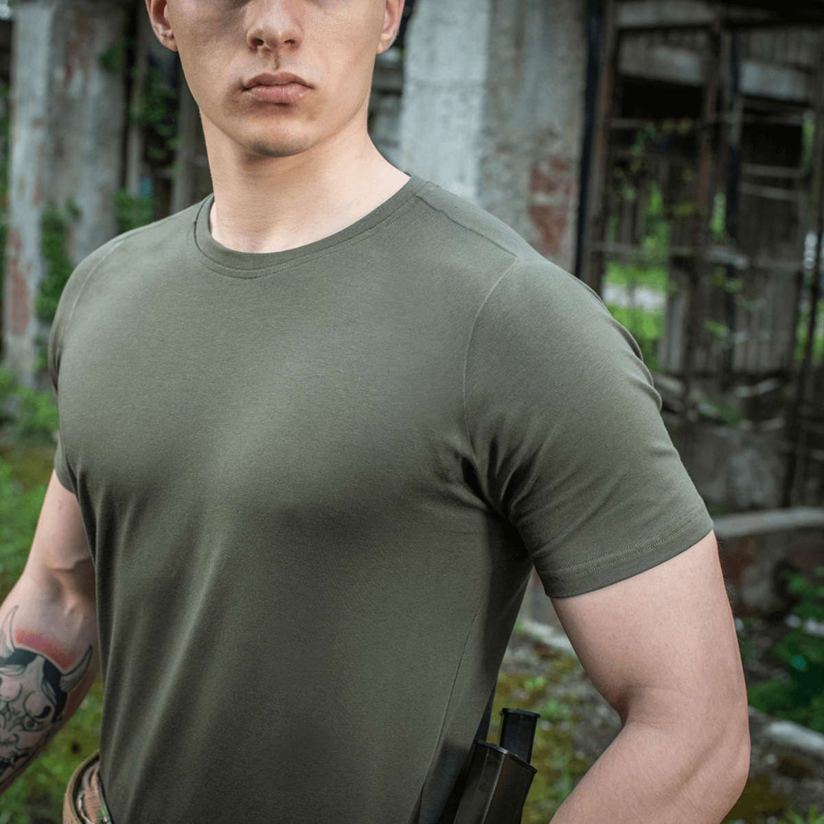 M-Tac T-shirt 93/7 Summer - let og åndbar basis T-shirt til mænd, ideel til varmt vejr, lavet af bomuld og elastan med elegant snit.