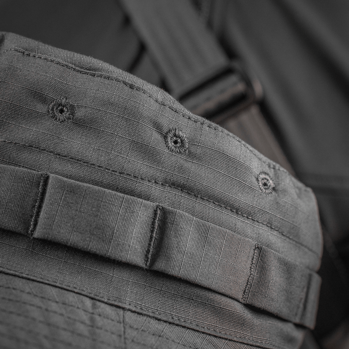 M-Tac Panama Rip-Stop army-hat med ventilationshuller og skygge, i rip-stop stof til camouflageudstyr. Ideel til udendørs brug.