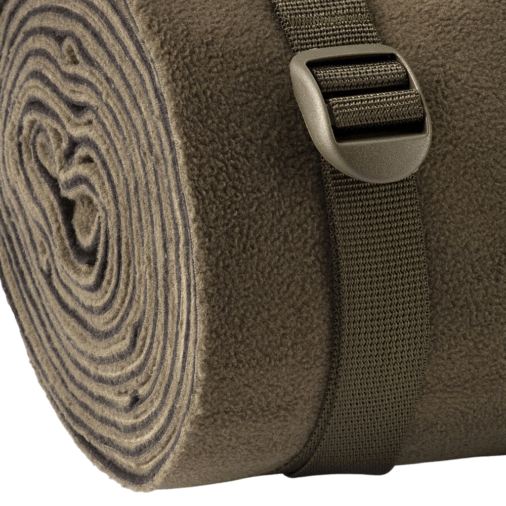 M-Tac Kompressionsrem i nylon, ideel til vandreture eller militærbrug, fastgjort rundt om et tæppe for ekstra udstyrshold.