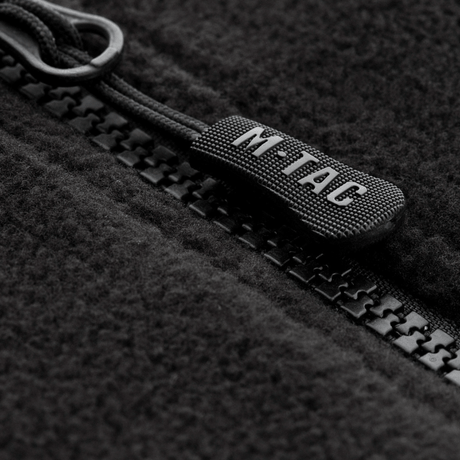 Nærbillede af lynlås på M-Tac Alpha Microfleece Jakke Gen.II, viser holdbar fleece og kvalitetsdetaljer i jakken.