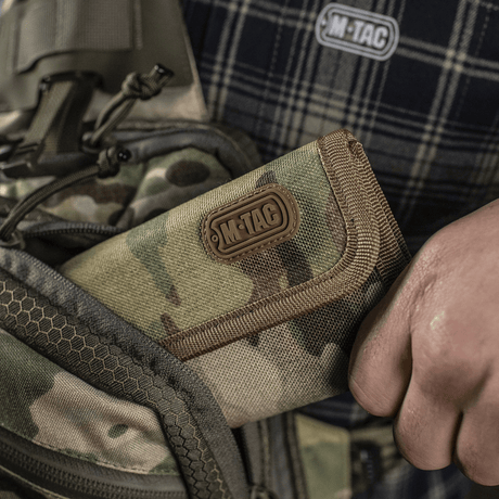 M-Tac Pung Elite Gen.II i kamuflasjemønster og slitesterkt Cordura 500D, ideell for kort, sedler og dokumenter. Stilig M-Tac-logo.