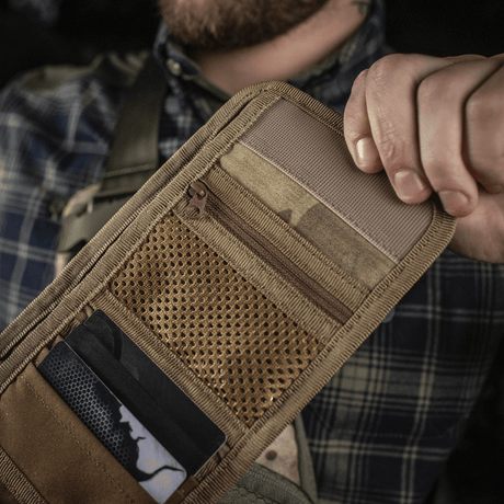 M-Tac Pung Elite Gen.II pung i slitesterkt Cordura 500D, viser rom for kort og mynter