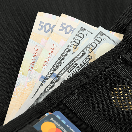 M-Tac Pung Elite Gen.II med sedler og kort i svarte Cordura-rom