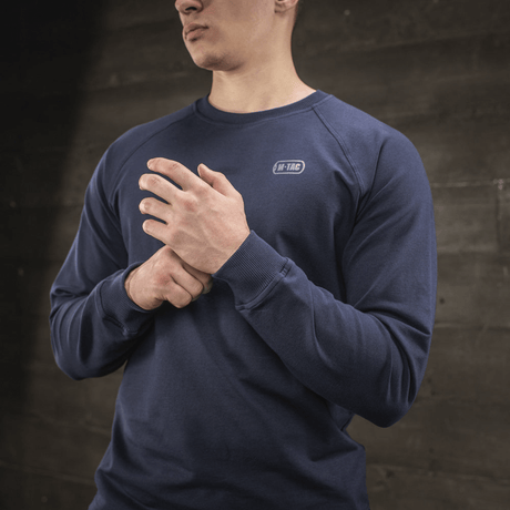 M-Tac Raglan Athlete-sweatshirt i marineblå med raglanermer, passer for sport og hverdag, laget av bomull og elastan.