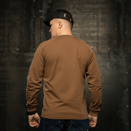 M-Tac Raglan Athlete-sweatshirt i coyote, sett bakfra, med raglanermer for bevegelsesfrihet. Ideell for sport og hverdag.