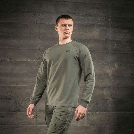 M-Tac Raglan Athlete sweatshirt med raglanerm, allsidig og minimalistisk design, perfekt for sport og hverdag, farge olive.