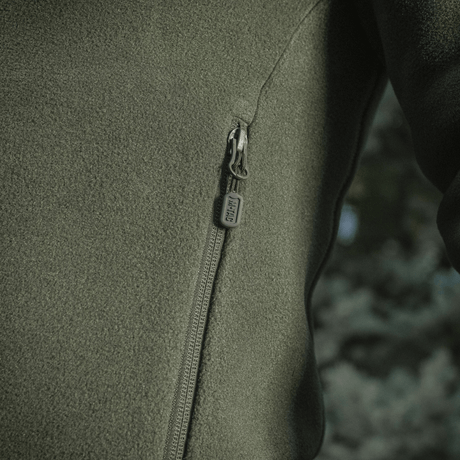 M-Tac Nord Polartec Fleecejakke med lynlåsdetalje, fremstillet af Polartec® 200 Series fleece for optimal varme og komfort.