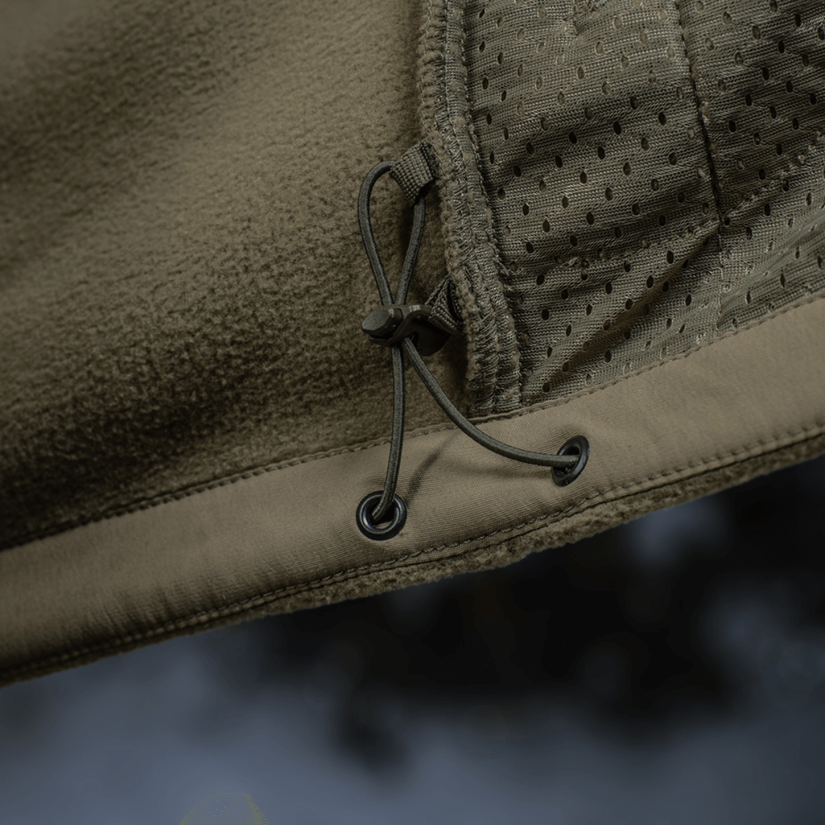 Detalje af M-Tac Combat Fleece Polartec Jakke med justerbart snøresystem og meshindsats