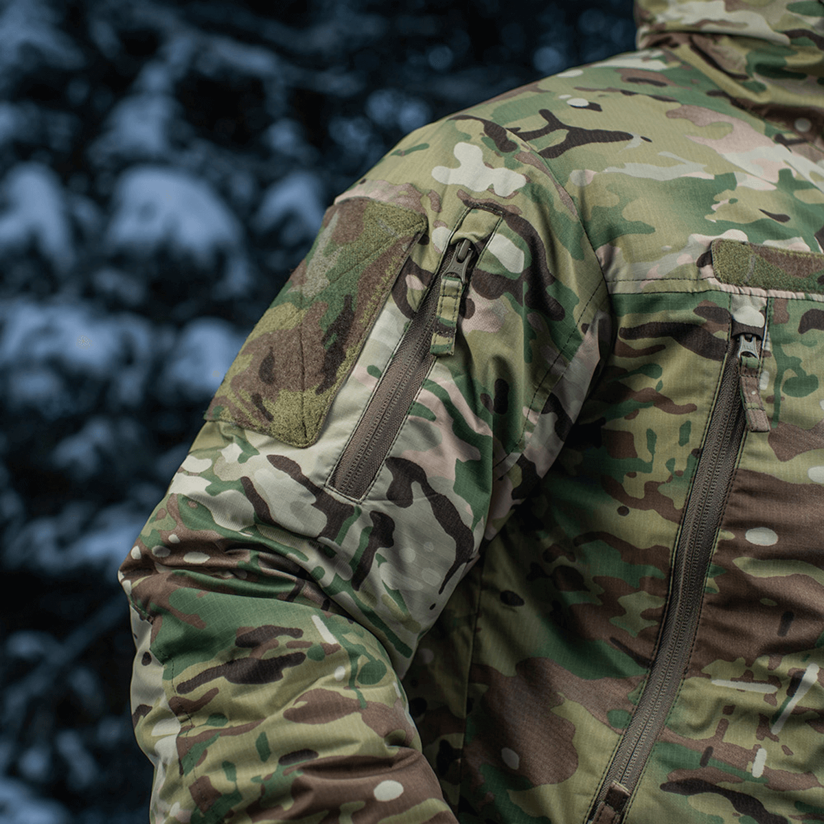 M-Tac Alpha Gen.IV Pro Primaloft Vinterjakke i original Multicam stof fra Brookwood, ideel til beskyttelse ned til -20°C.