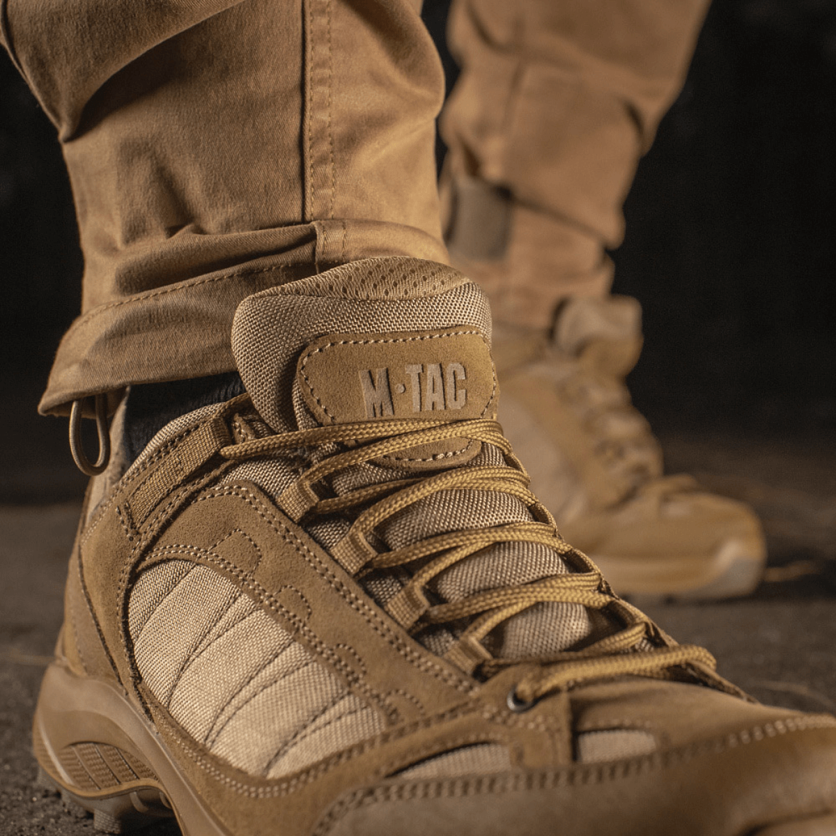 Tactical Sneakers Demi-Season – Let og komfortabel fra M-Tac i brug til trekking og outdoor-aktiviteter, viser slidstærkt design.