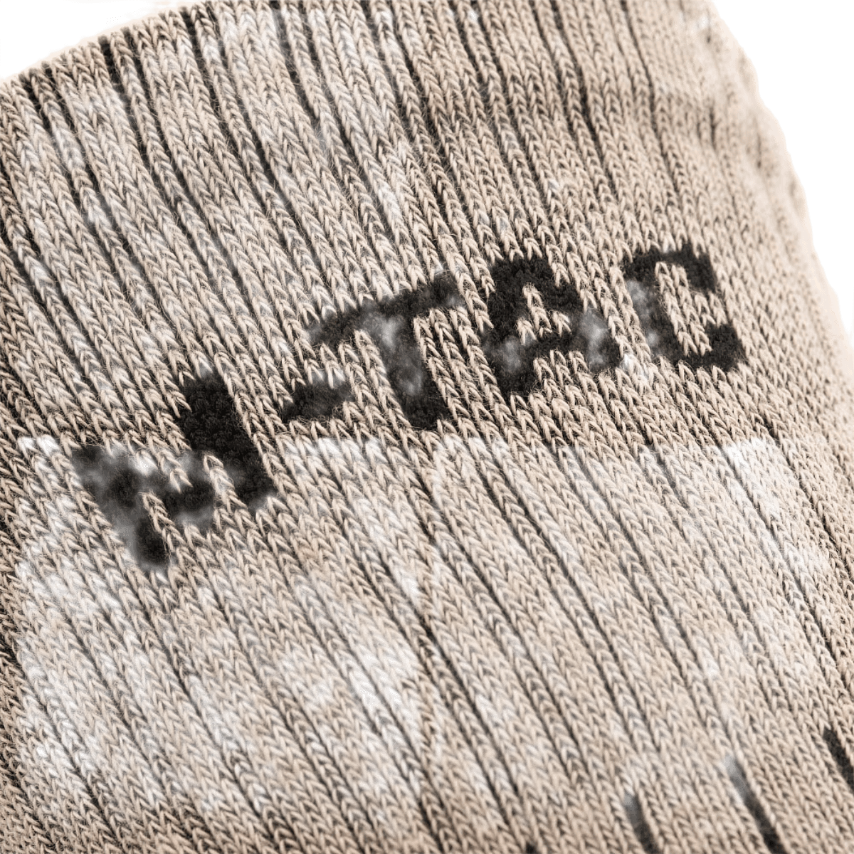 M-Tac Sokker Mk.1 sokker, designet til komfort og støtte med polstring og ventilationskanaler, ideel til krævende aktiviteter.