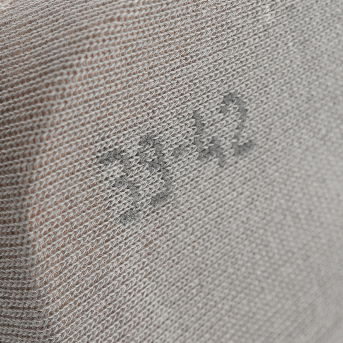 M-Tac Let Sommersokker close-up viser størrelse 39-42, perfekt til løb og udendørs aktiviteter, fremstillet af åndbart materiale.