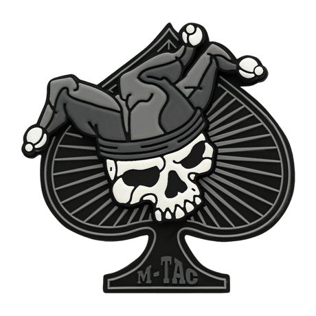 M-Tac Ace of Spades 3D PVC Patch med dødningehode, egnet for taktiske formål, festes med velcro, ideell for friluftsaktiviteter.