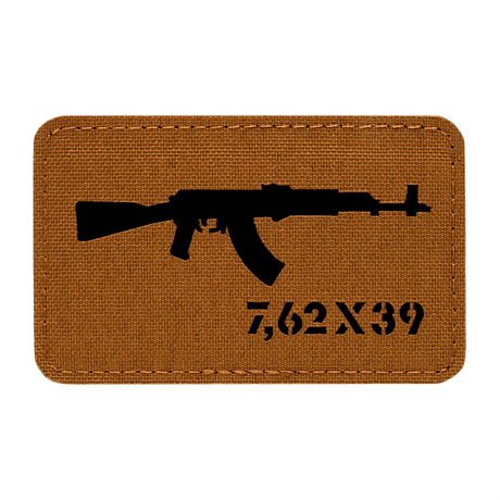 M-Tac AKM 7,62x39 Laser Cut-patch – taktisk moralepatch i Cordura med Velcro, AKM-design, slitesterk for militært og airsoft-utstyr.