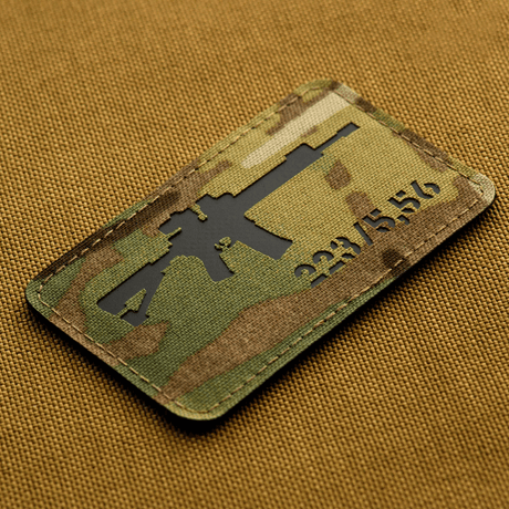 M-Tac AR-15 223/5,56 Laser Cut-patch med Velcro festes på utstyr, holdbart Cordura 500D-materiale, for militær og friluftsbruk.
