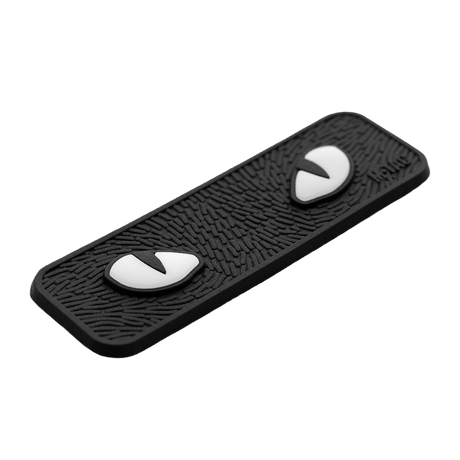 M-Tac Cat Eyes 3D PVC-patch med lysreflekterende 3D-design og Velcro-feste. Perfekt for utendørs og militær bruk.