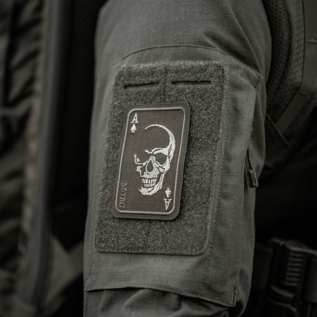 M-Tac Patch Face of War (broderi) på jakke, kraniebroderi på ess i spar, inspirert av Vietnamkrigen, Cordura 500D, festet med Velcro.
