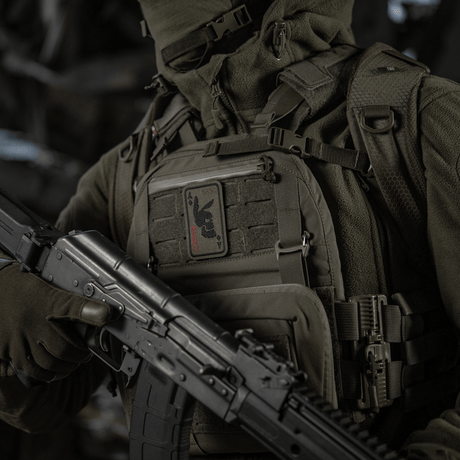 M-Tac Patch Bad Boy (broderi) på uniform, rebell kaninsk kranium brodert, militaristisk design, symbolikk for frihet og mot, Velcro-feste.