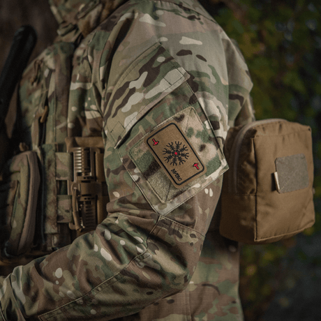 M-Tac Patch Kort Helm of Horror (broderi) på kamuflasjeuniform, brodert Cordura 500D, Ægishjálmur-symbol, festet med Velcro, 8x5 cm