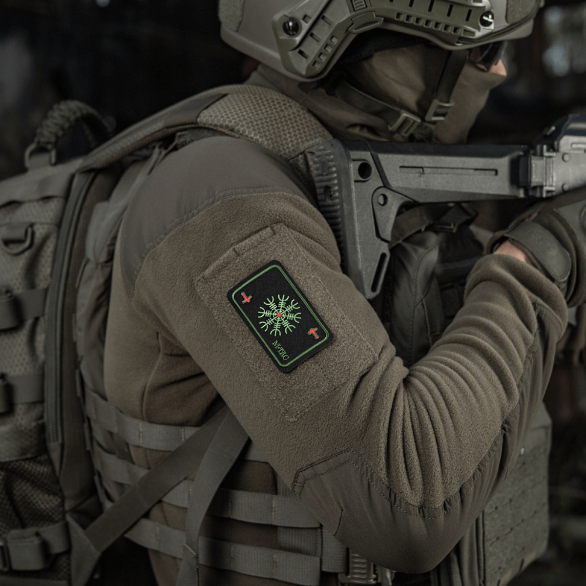 M-Tac Patch Kort Helm of Horror (Broderi) på jakke, broderet Cordura 500D med Ægishjálmur vikingesymbol, til styrke og sejr.