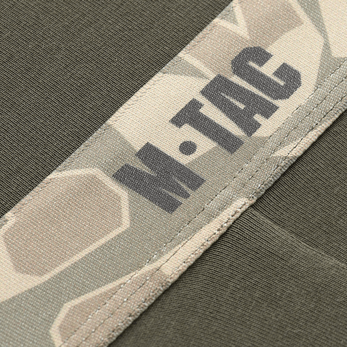 Nærbillede af M-Tac Herre Boxer 93/7 med camouflage mønster og bred elastik for komfort.