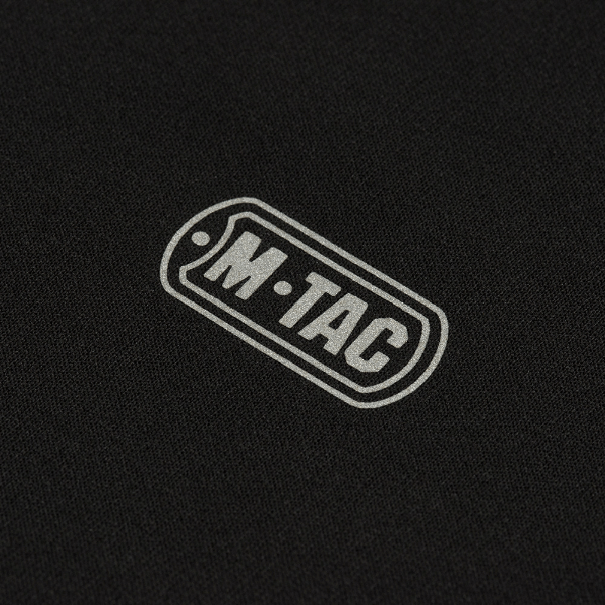 M-Tac Vinter Baselayer Thermo Shirt logo på sort fleece stof