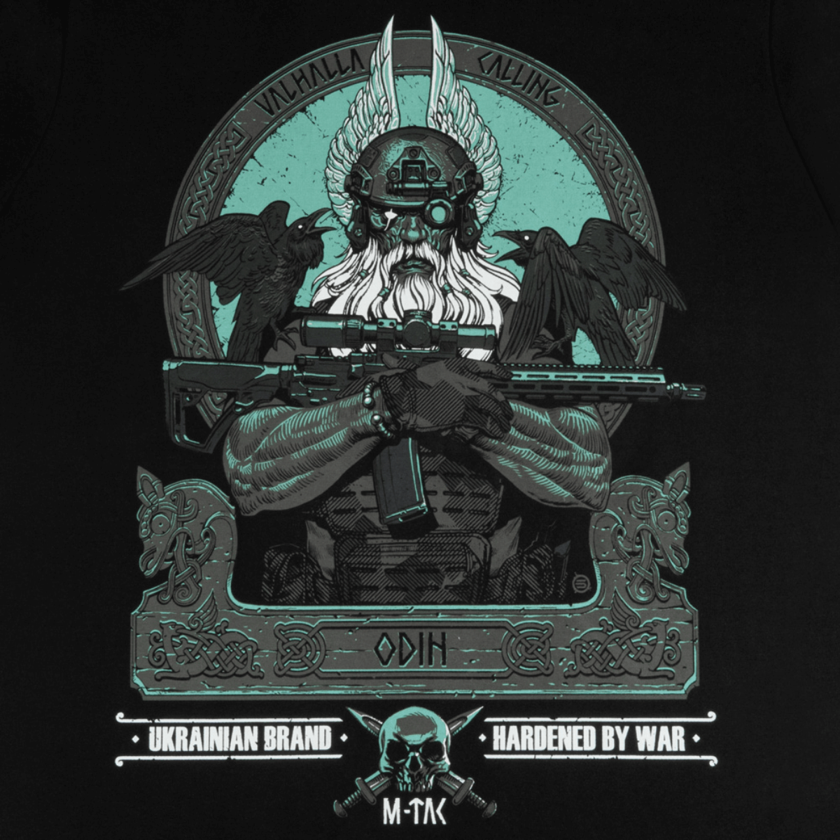 M-Tac T-Shirt Odin Mystery med print af Odin, ravnene Hugin og Munin, tekst 'Valhalla Calling'. Nordisk mytologi tema i moderne design.