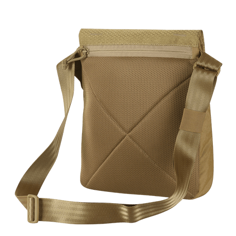 M-Tac Konvert Taske Elite i brun Cordura med justerbar skulderrem, tablet-design og magnetlås.