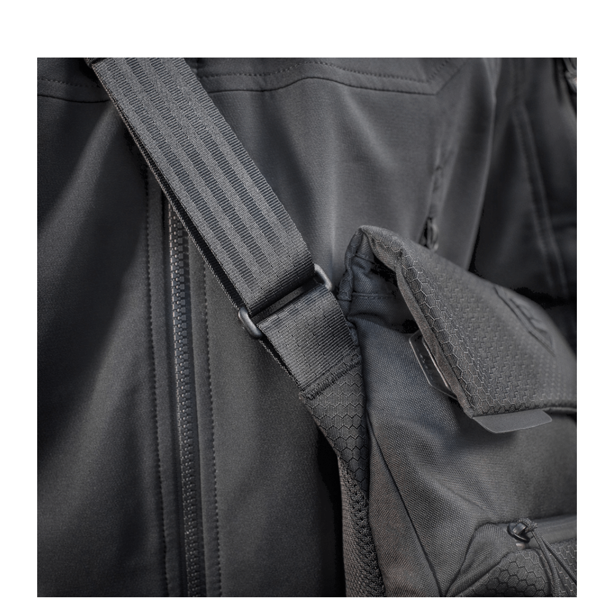 M-Tac Konvert Taske Elite med justerbar skulderrem i Cordura materiale