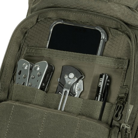 M-Tac Urban Line City Hunter Hexagon Bag med flere rom for smarttelefon og utstyr. Perfekt for daglig organisering og effektiv oppbevaring.